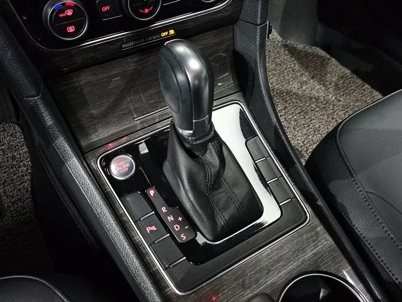 VW Passat 2.0 TSI - САМО 30% АВАНС, снимка 9 - Автомобили и джипове - 56267700