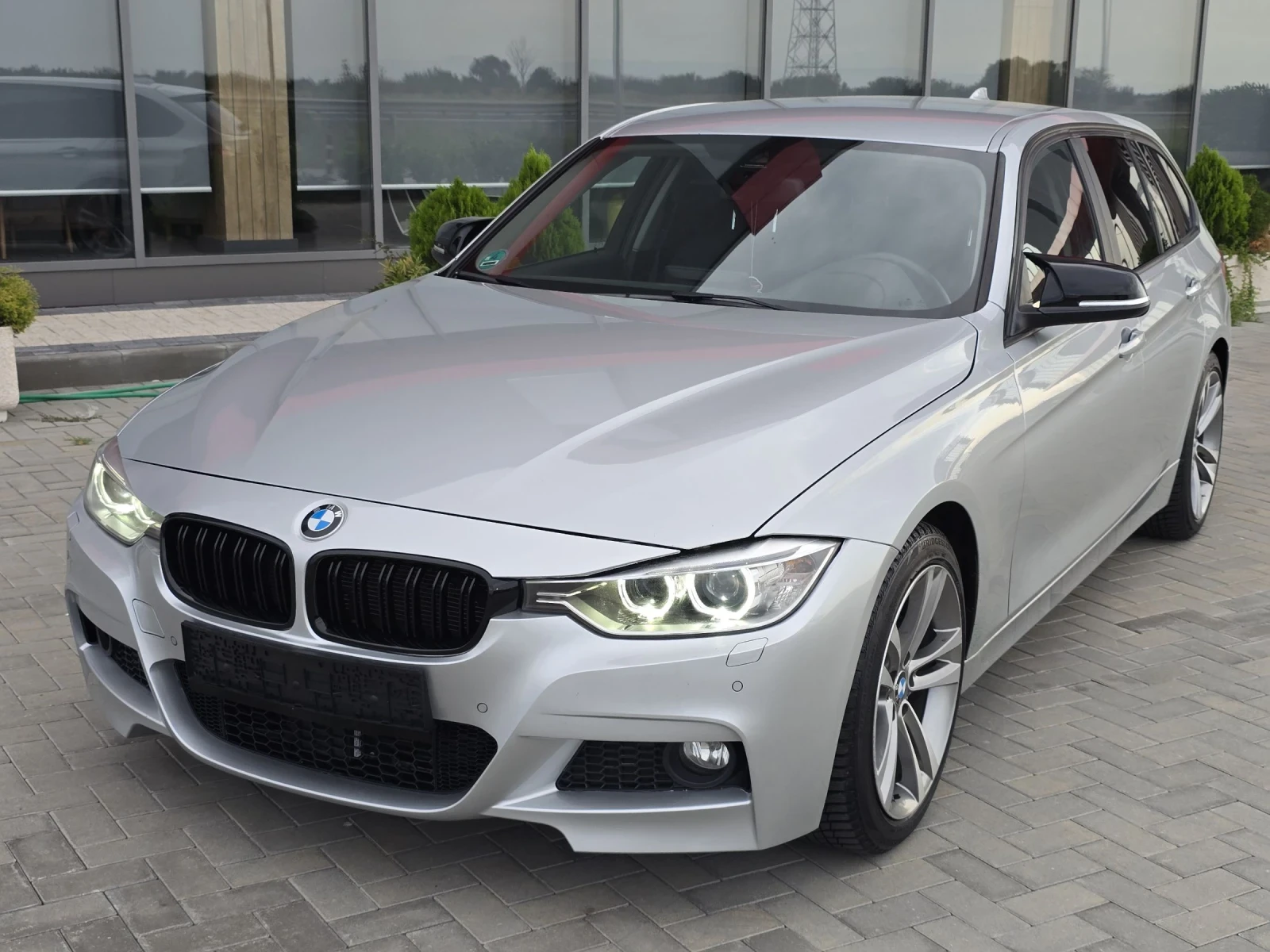 BMW 320 2.0D/AVTOMAT/XSENON/NAVI/KAMERA/DISTRONIK, снимка 1