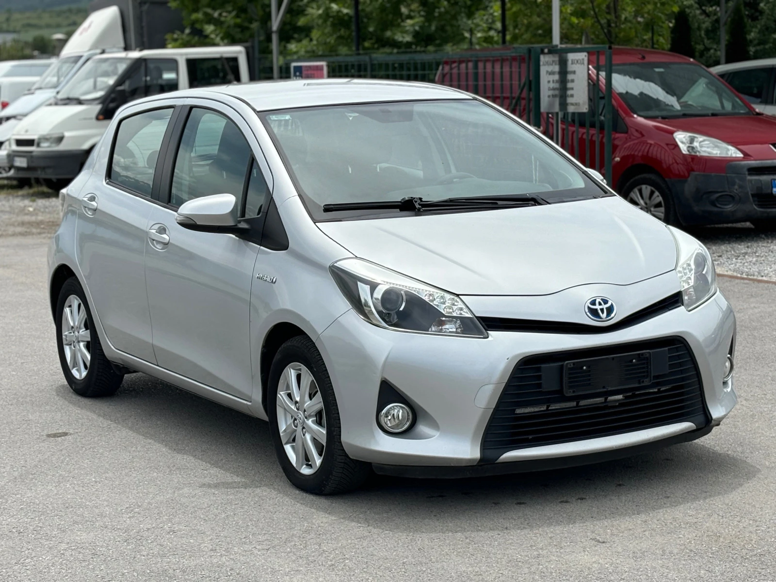 Toyota Yaris 1.5 i Hybrid - изображение 2