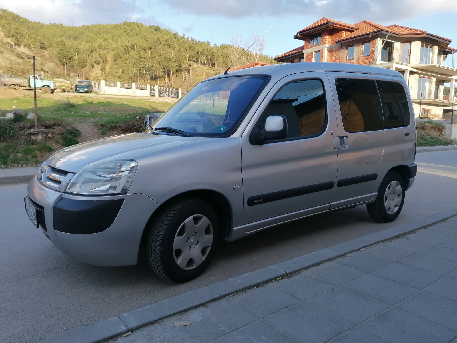 Citroen Berlingo 1.4 - изображение 6