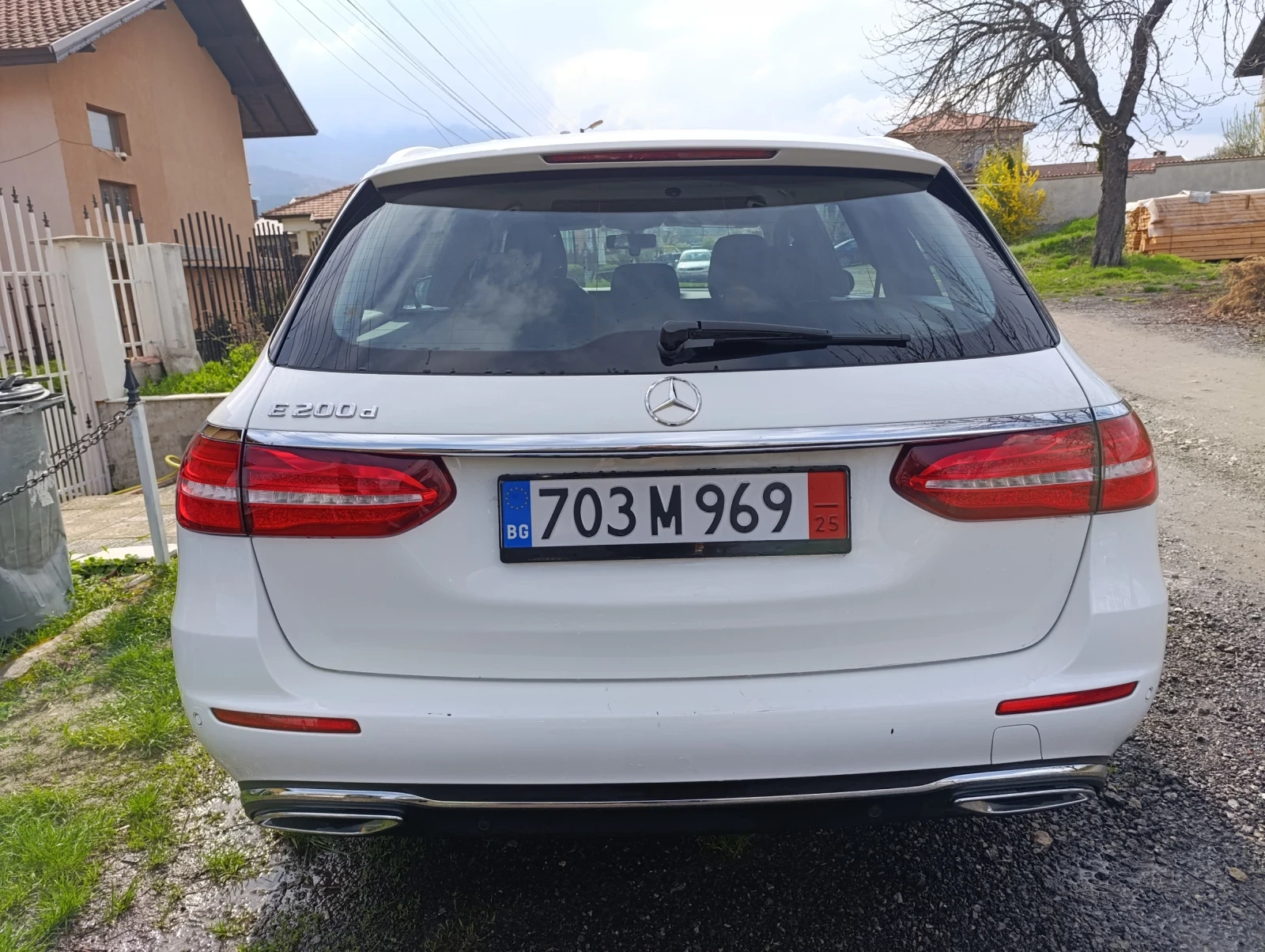 Mercedes-Benz E 200  - изображение 4