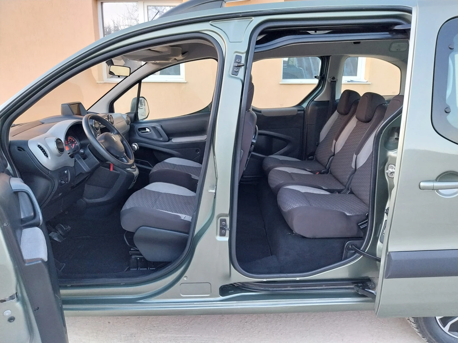 Peugeot Partner 1.6 HDI /TEPEE-LUXURY/4+ 1 места.//NAVI//НОВО// - изображение 2