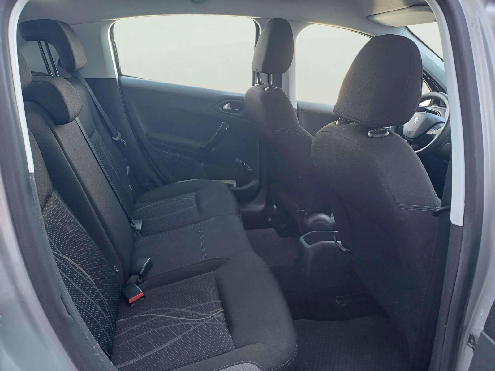 Peugeot 208 1.2 i - изображение 9