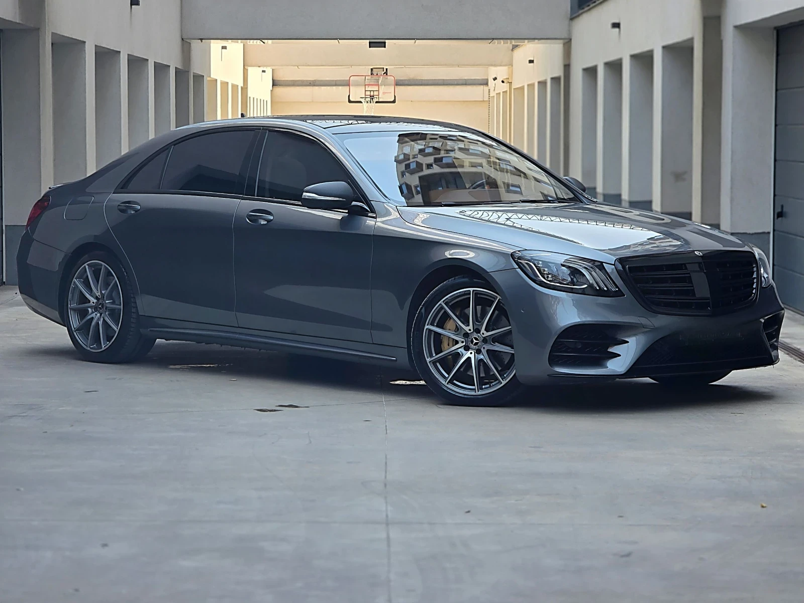 Mercedes-Benz S 560 Mercedes S560 AMG OPTIC* AKRAPOVIC* 3xTV* Night* 3 - изображение 2