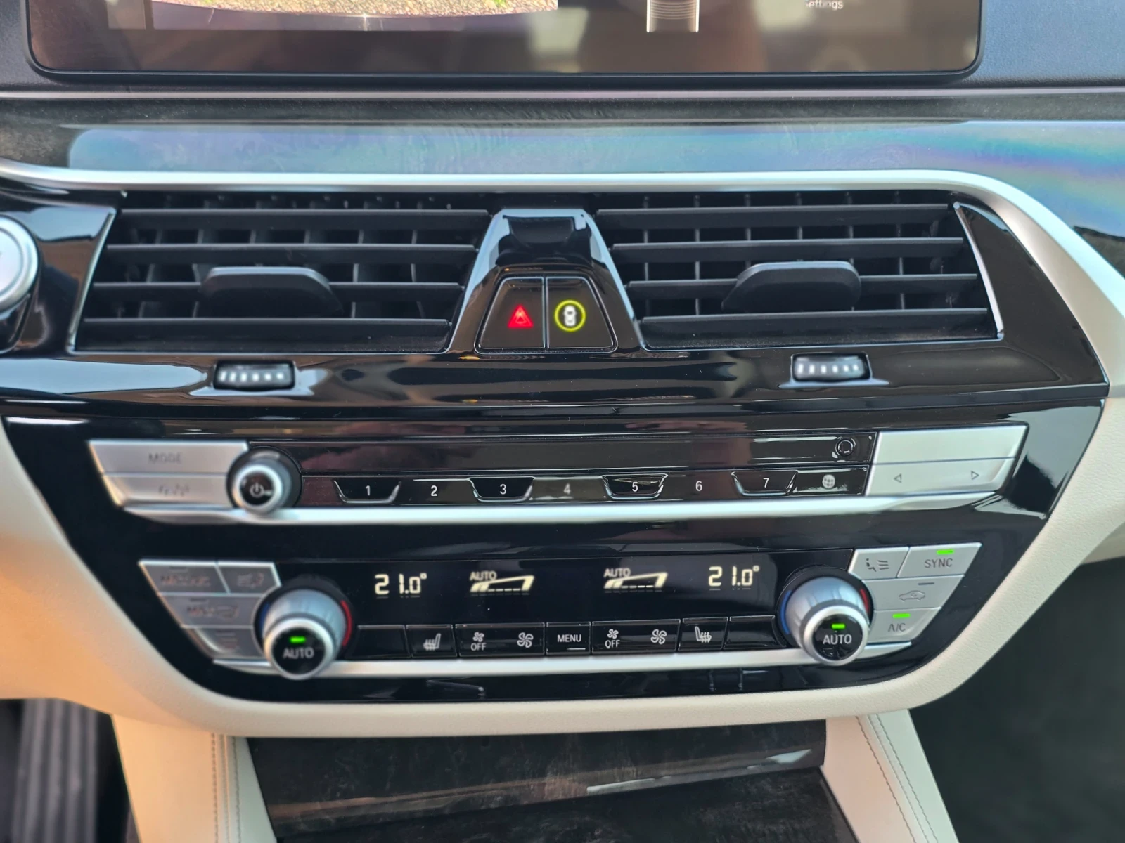 BMW 545 E xDrive * Luxury line * plug in hybrid  | Mobile.bg   13