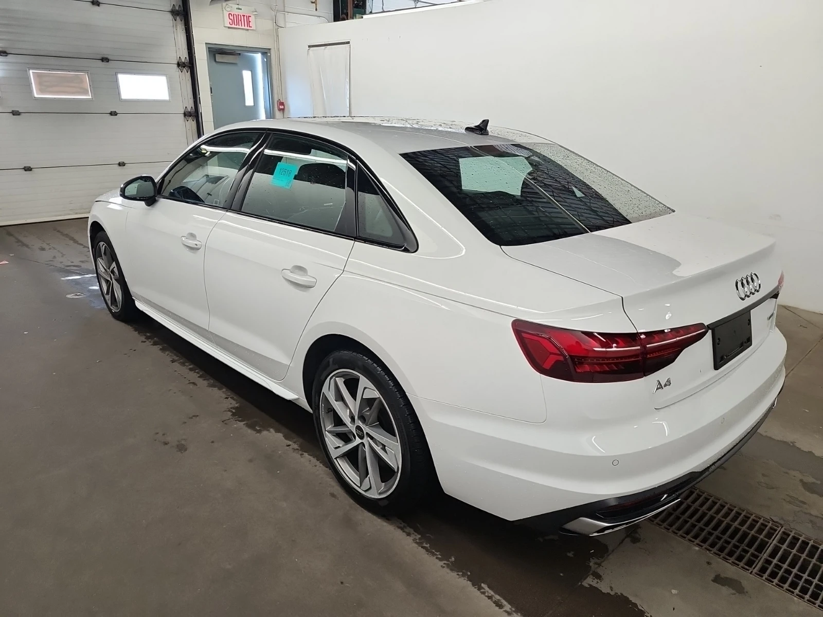 Audi A4 * CARFAX *    | Mobile.bg   5