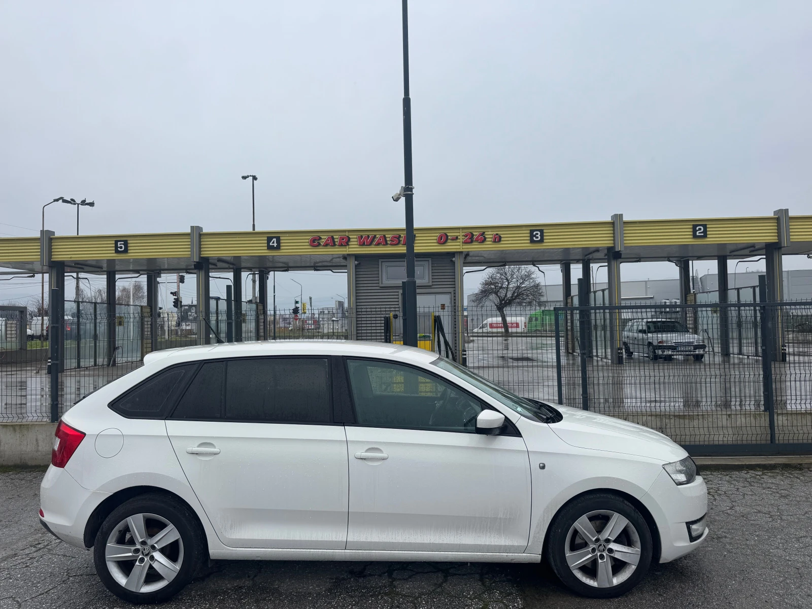 Skoda Rapid 1.6 TDI 90kc - изображение 7