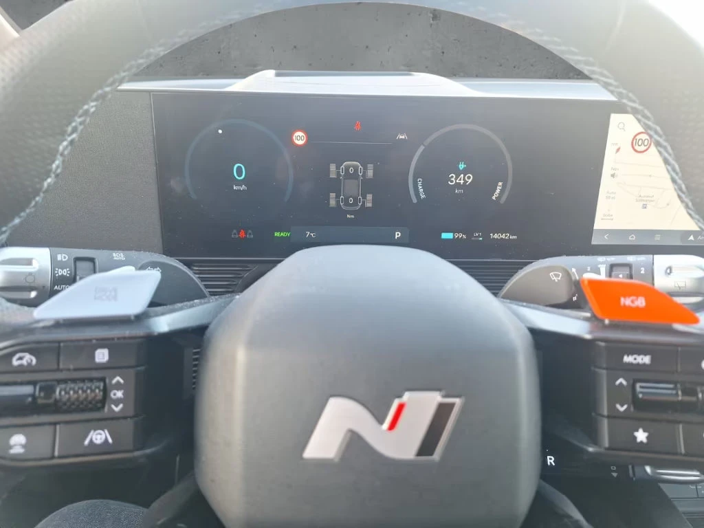 Hyundai Ioniq 5 N-PERFORMANCE/609HP/4WD/360/HUD/NAVI/831g, снимка 11 - Автомобили и джипове - 53609337