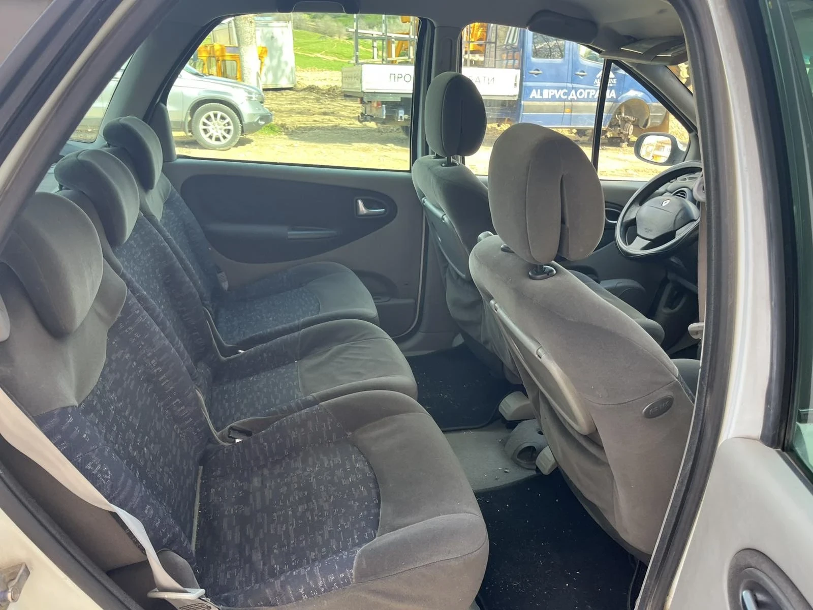 Renault Scenic, снимка 10 - Автомобили и джипове - 54032027