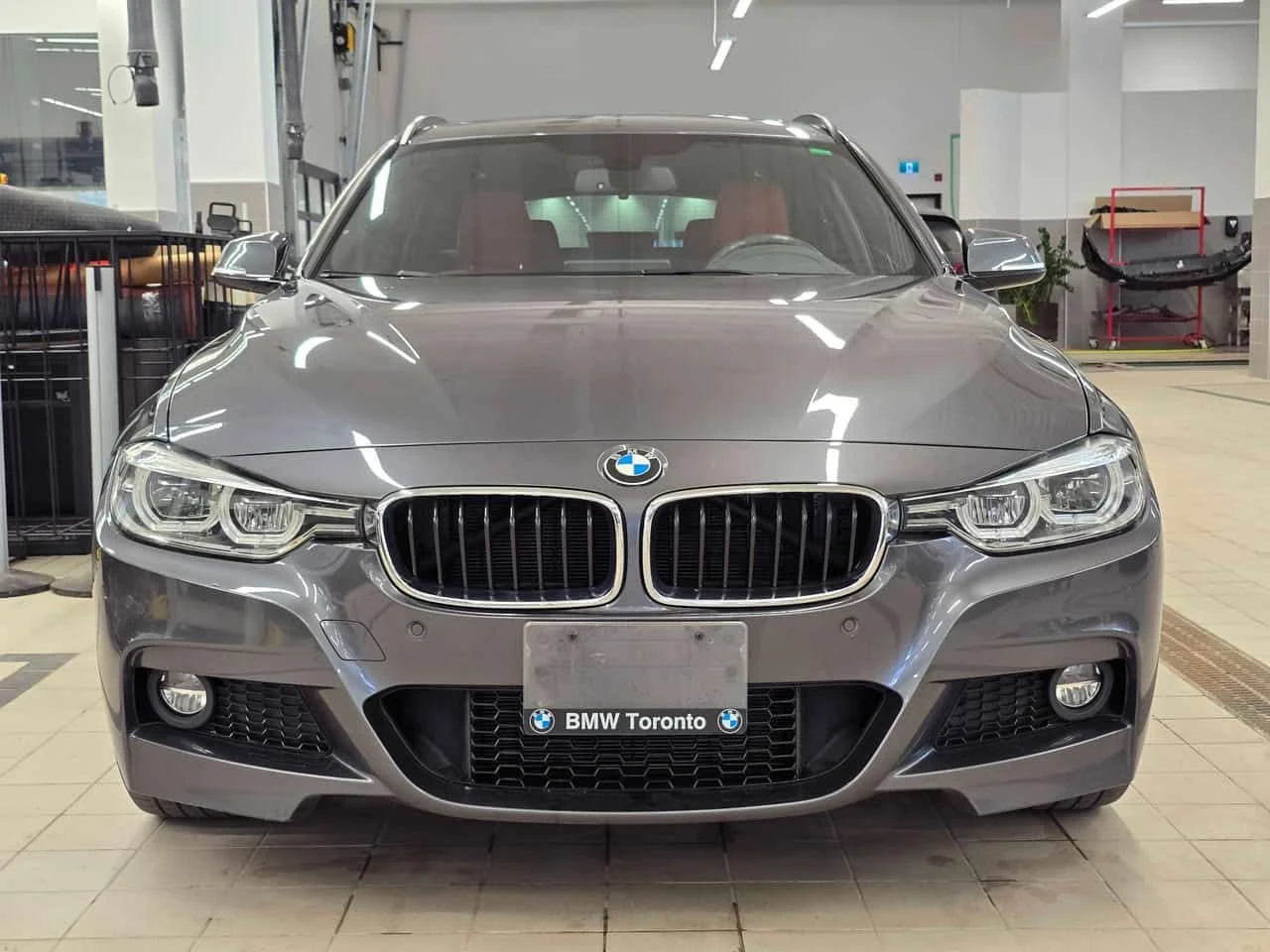 BMW 330 330i xDrive Touring  CARFAX, снимка 6 - Автомобили и джипове - 54400699
