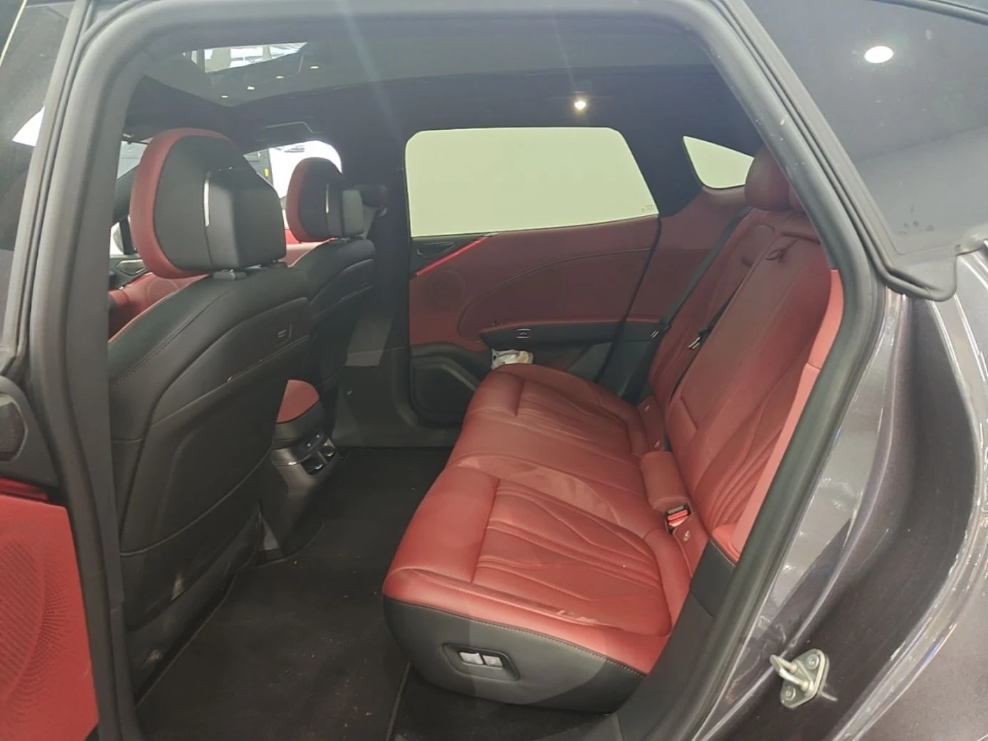 Zeekr 001 007GT RWD Intelligent Driving Version 75 kWh, снимка 15 - Автомобили и джипове - 54560134