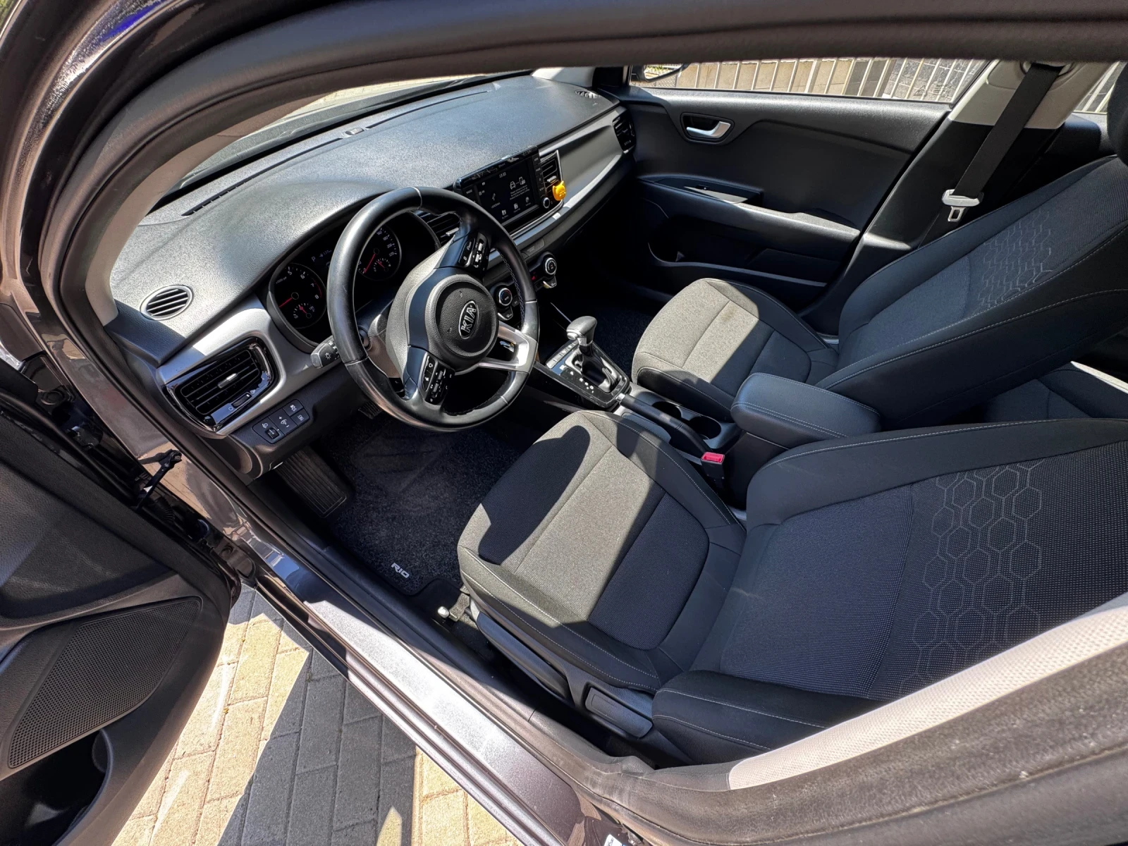 Kia Rio 1.0 Turbo АВТОМАТИК нова от България, снимка 7 - Автомобили и джипове - 55036946