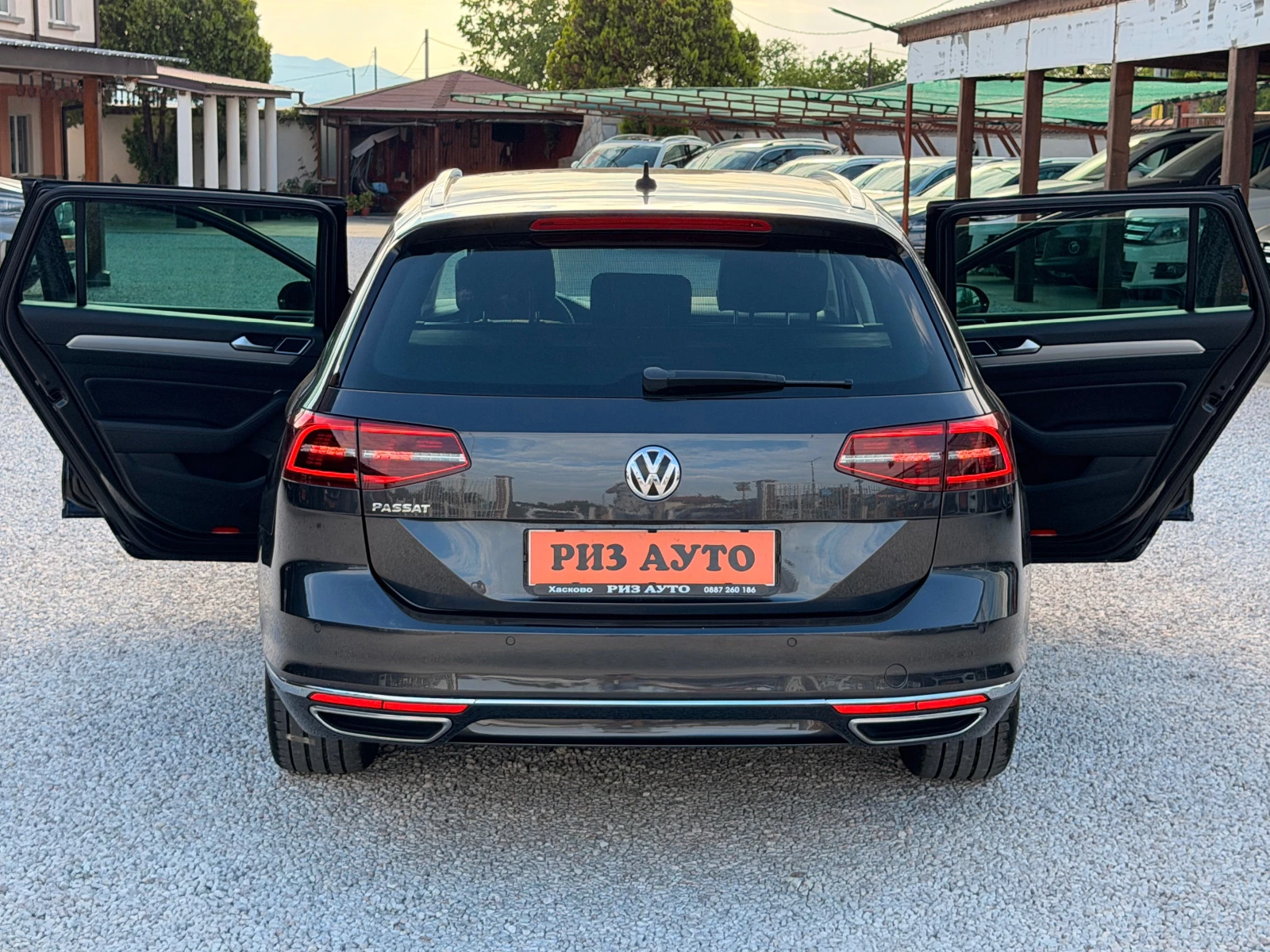 VW Passat 2.0TDI* 190ks* 360 CAMERA* NAVI* KEYLESS* FULЛИЗИН, снимка 10 - Автомобили и джипове - 55147887