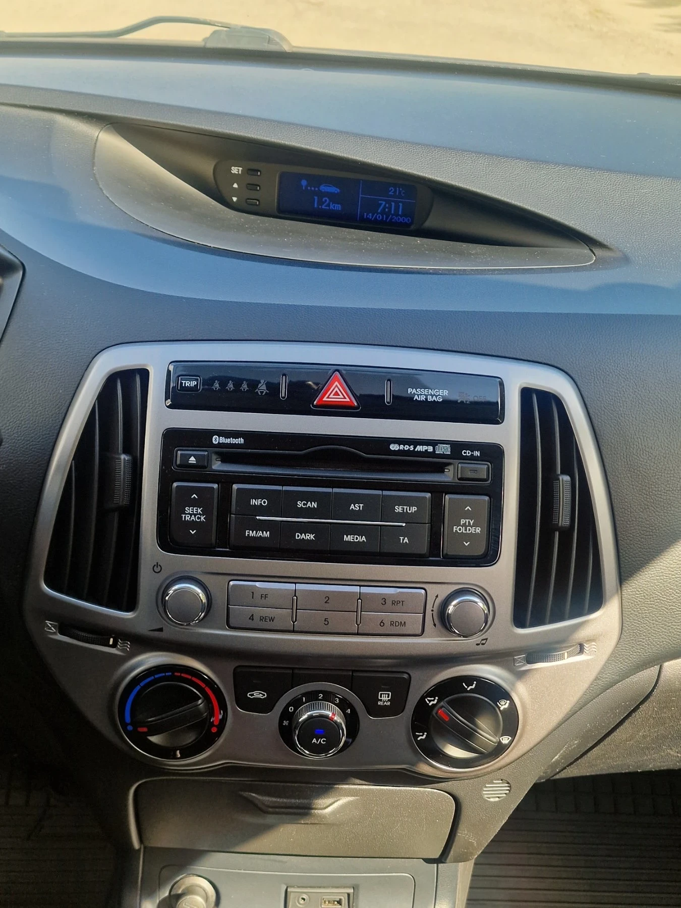 Hyundai I20 1.2i , 88.000km | Mobile.bg � ����������� 8