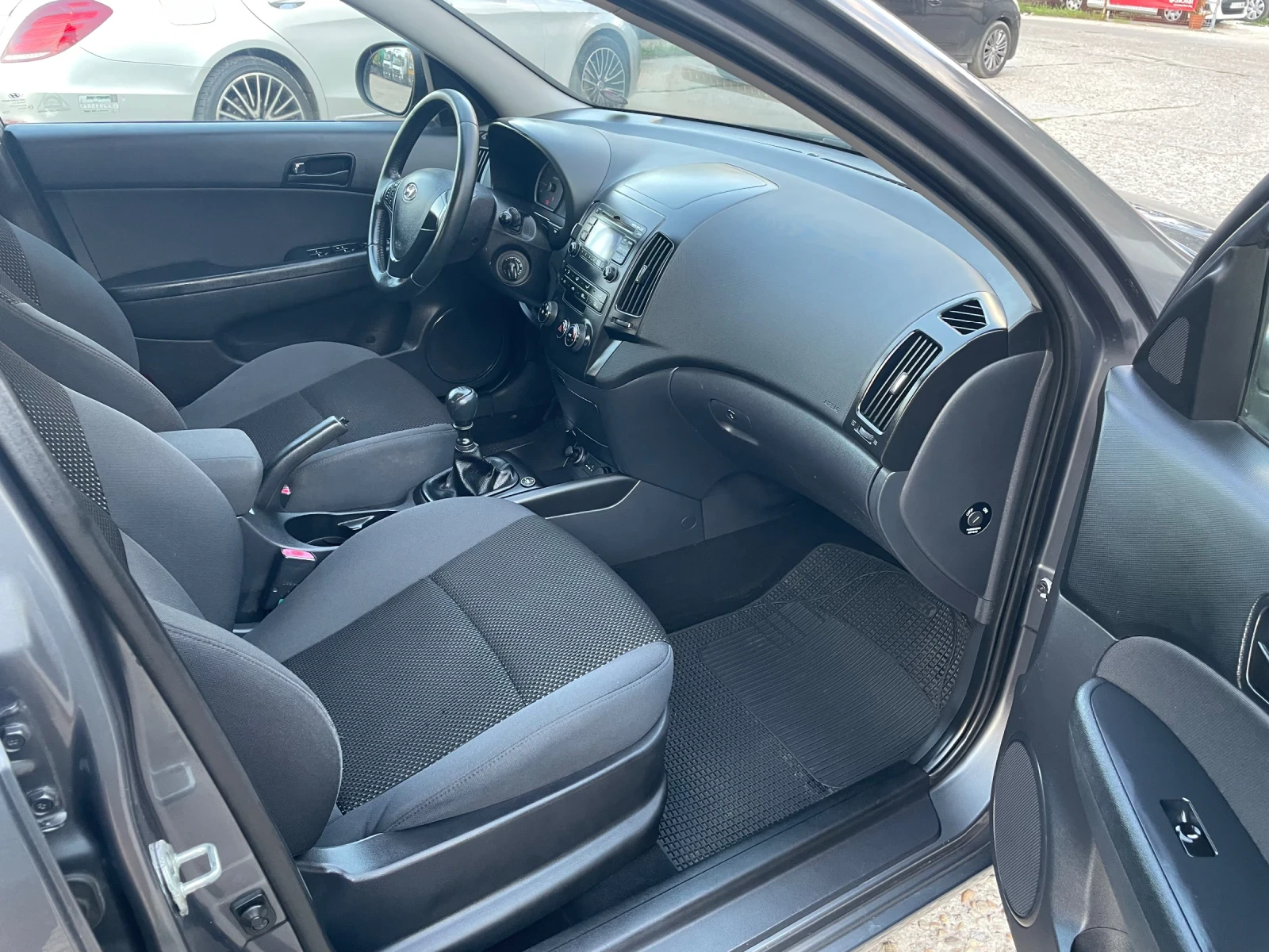 Hyundai I30 1.4 GPL-АГУ, снимка 10 - Автомобили и джипове - 55450488