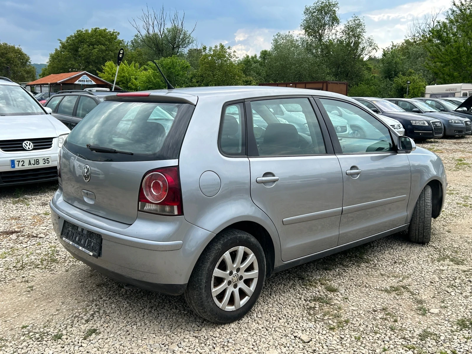 VW Polo 1.6 * КЛИМАТИК* 105к.с., снимка 4 - Автомобили и джипове - 55993776