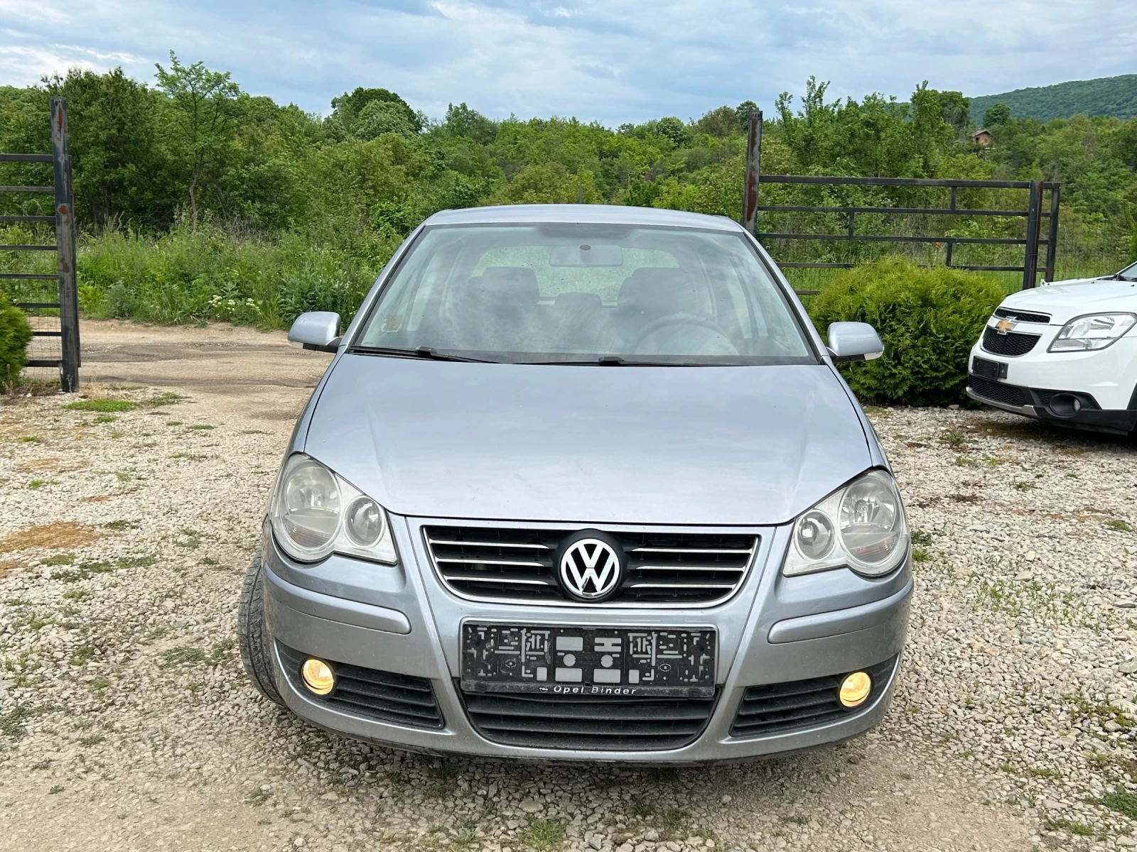 VW Polo 1.6 * КЛИМАТИК* 105к.с., снимка 2 - Автомобили и джипове - 55993776