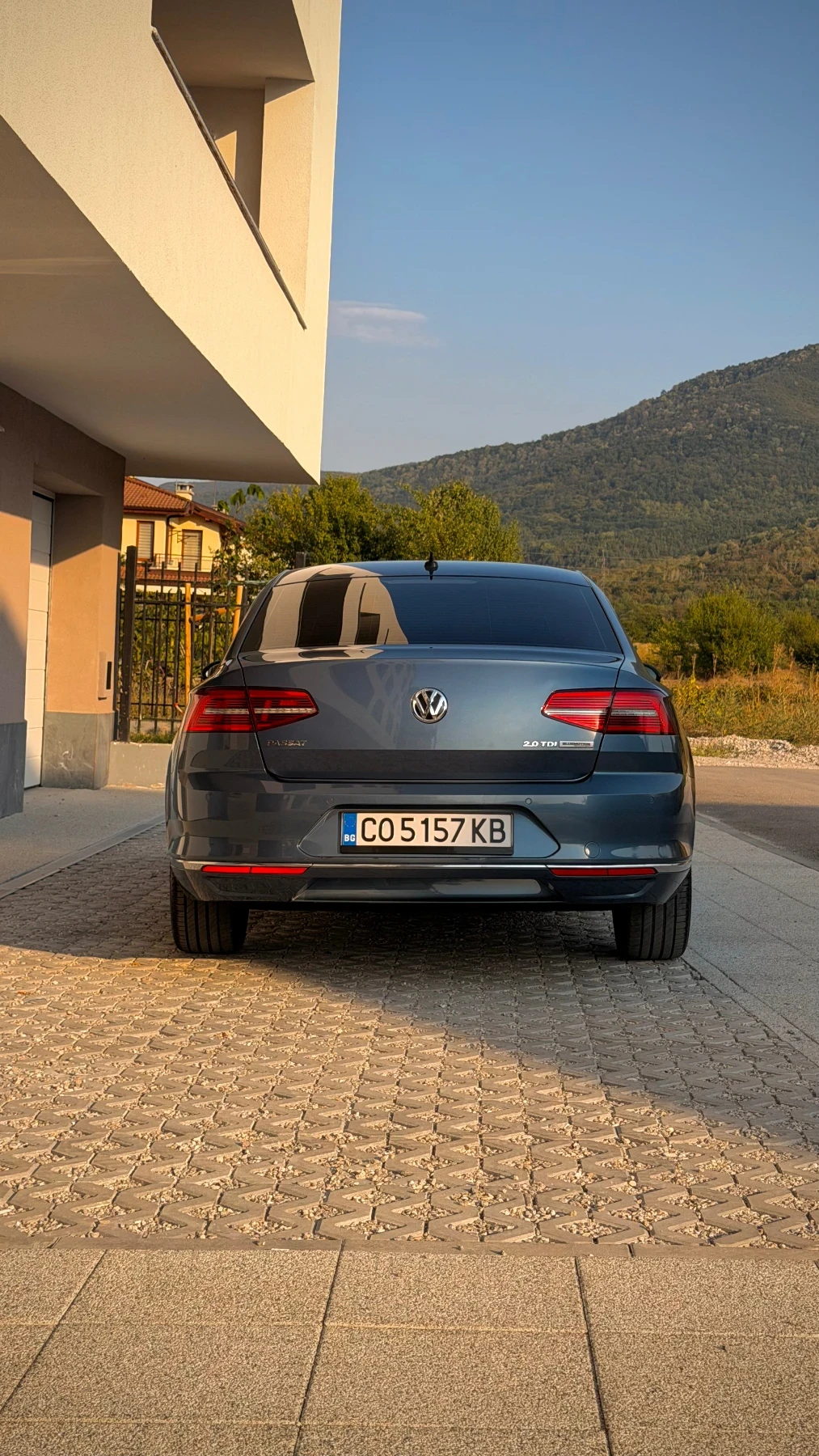VW Passat 2.0 TDI Highline, снимка 5 - Автомобили и джипове - 56041284