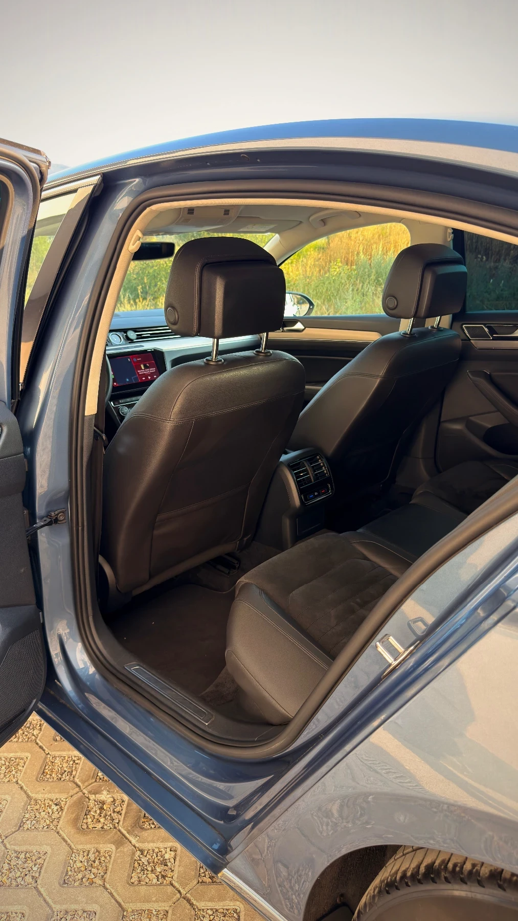 VW Passat 2.0 TDI Highline, снимка 14 - Автомобили и джипове - 56041284