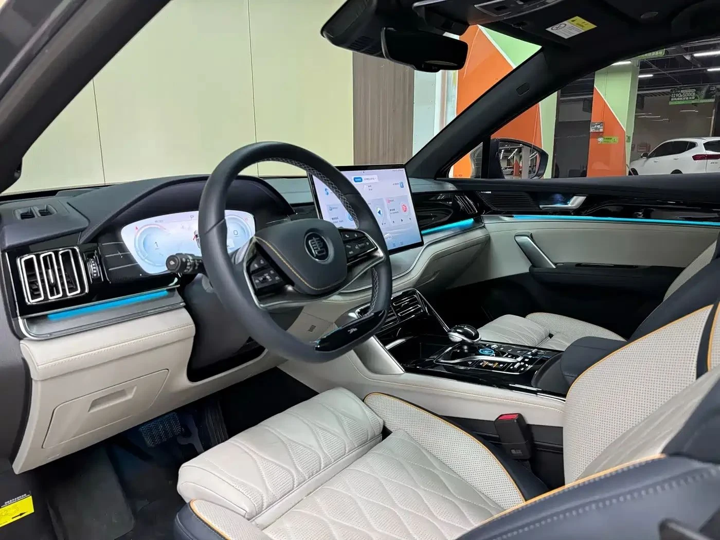 BYD Tang, снимка 12 - Автомобили и джипове - 56686954