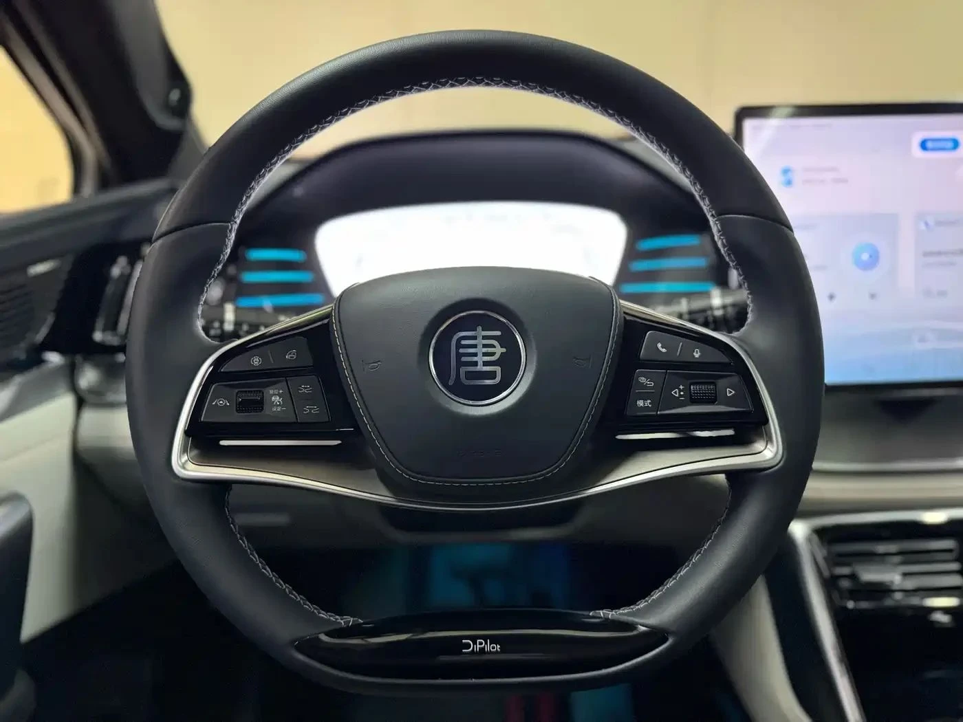 BYD Tang, снимка 8 - Автомобили и джипове - 56686954
