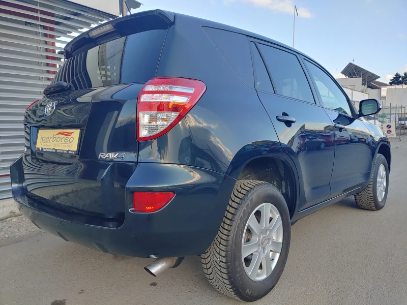 Toyota Rav4 2.0i-Има видеоклип към обявата!, снимка 2 - Автомобили и джипове - 48965124