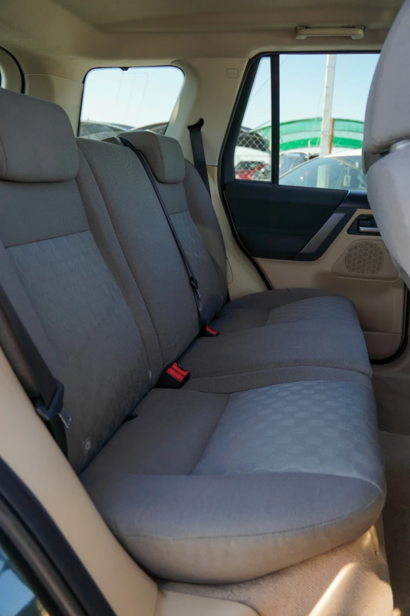 Land Rover Freelander 2 2.2D ПЕРФЕКТЕН ЛИЗИНГ!, снимка 13 - Автомобили и джипове - 51590858