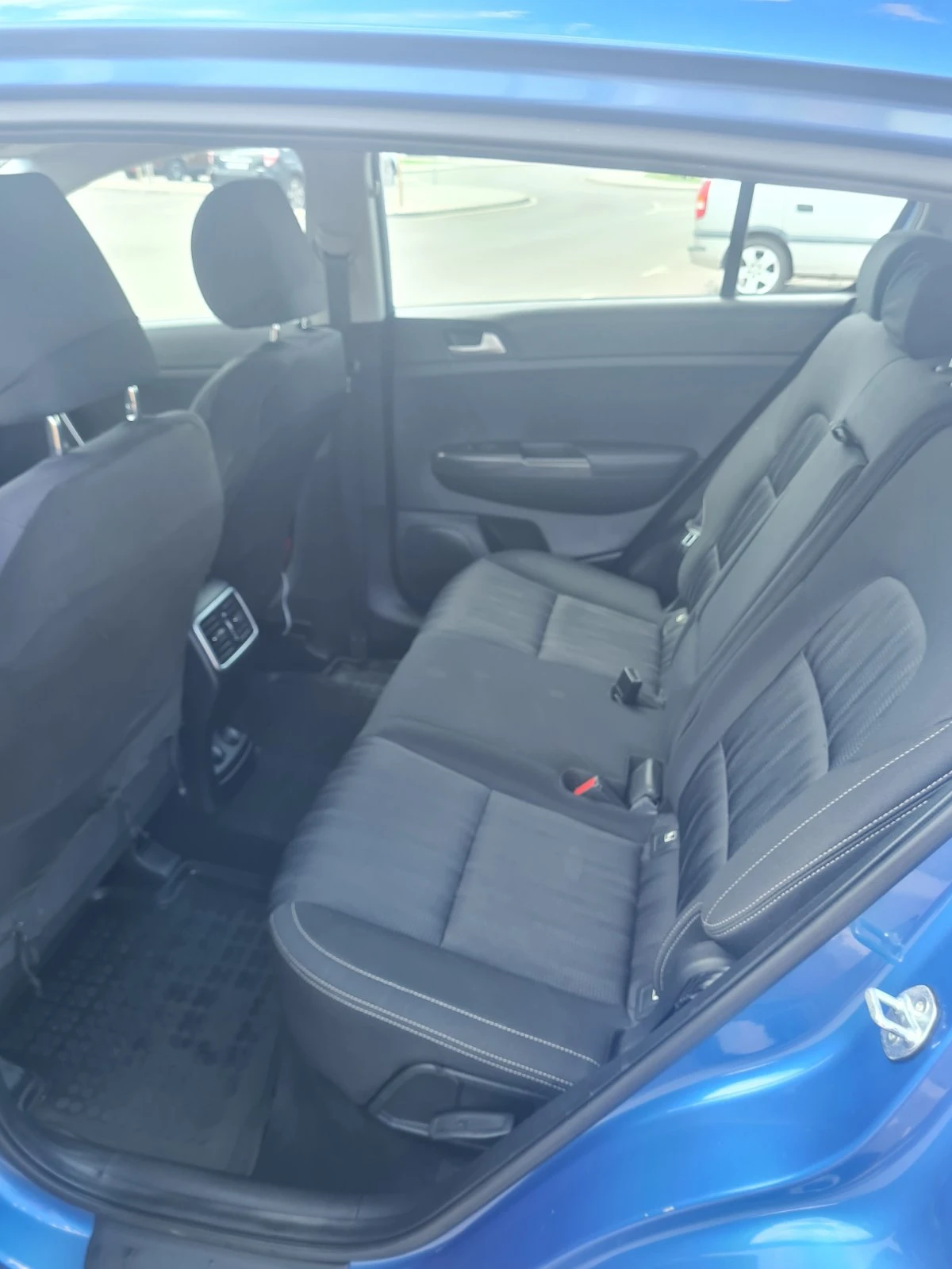 Kia Sportage 1.6 4x4 (Гаранция) - изображение 10