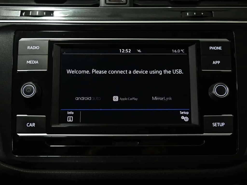 VW Tiguan * Trendline* No Accident* Heated Seats* Apple Carp, снимка 16 - Автомобили и джипове - 54026511