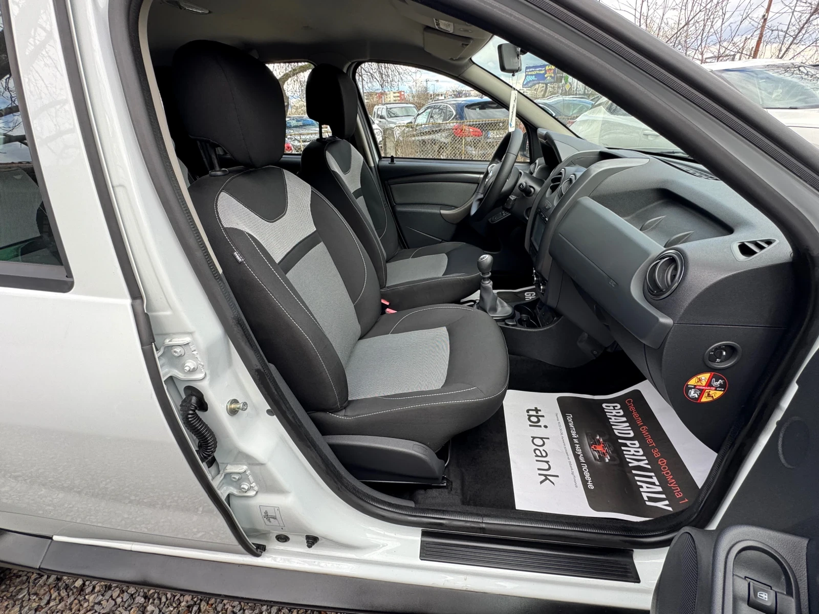 Dacia Duster Топ състояние!!!, снимка 15 - Автомобили и джипове - 54098194