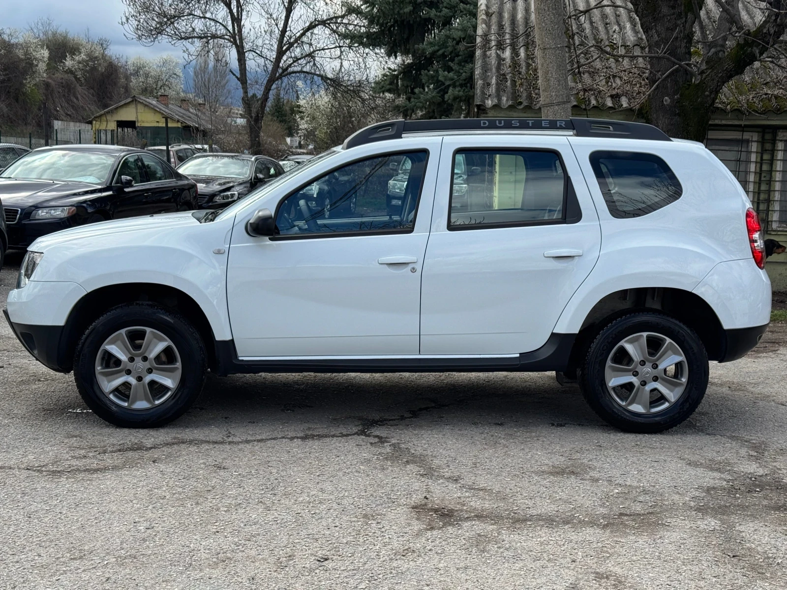 Dacia Duster Топ състояние!!!, снимка 8 - Автомобили и джипове - 54098194