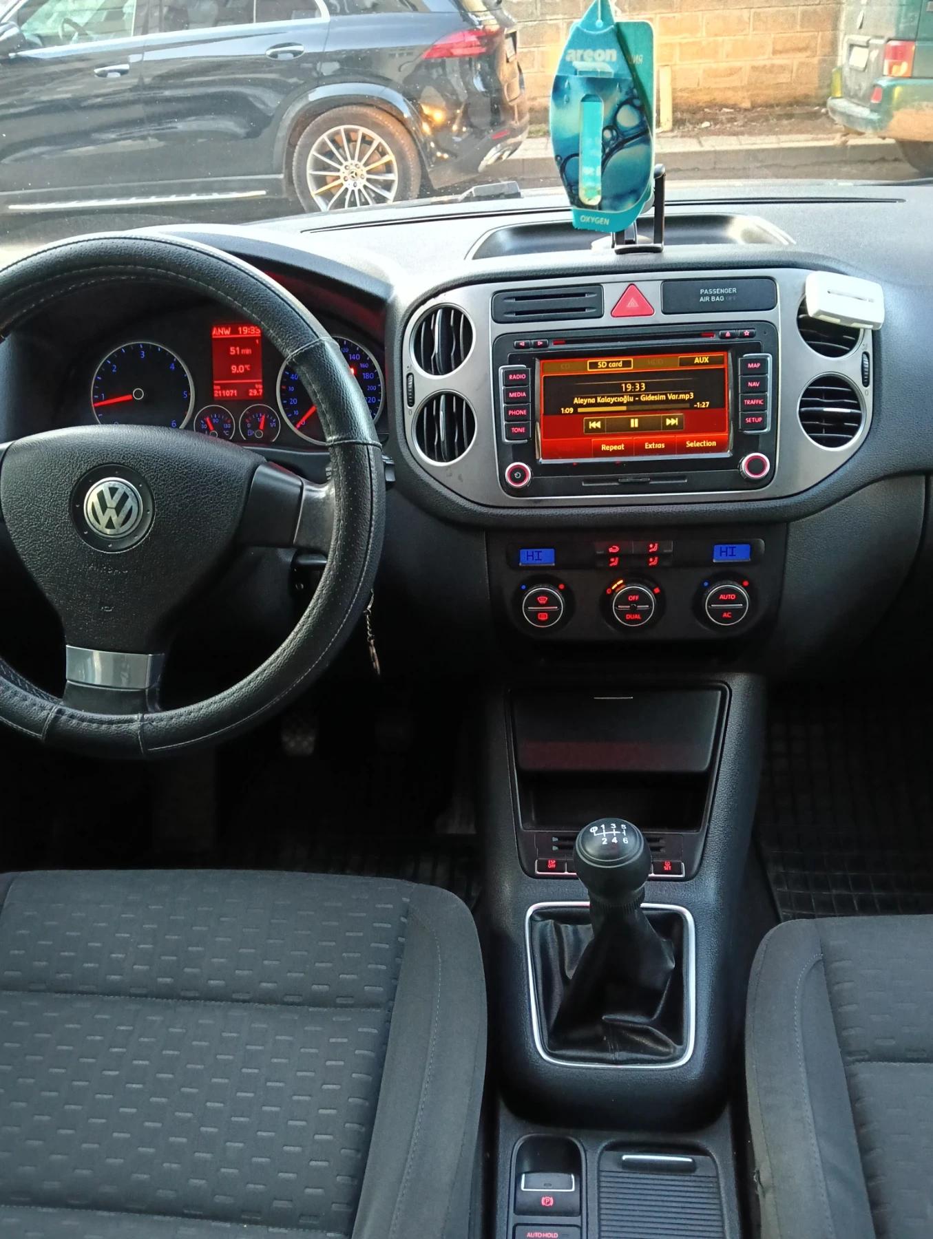 VW Tiguan, снимка 7 - Автомобили и джипове - 54160193