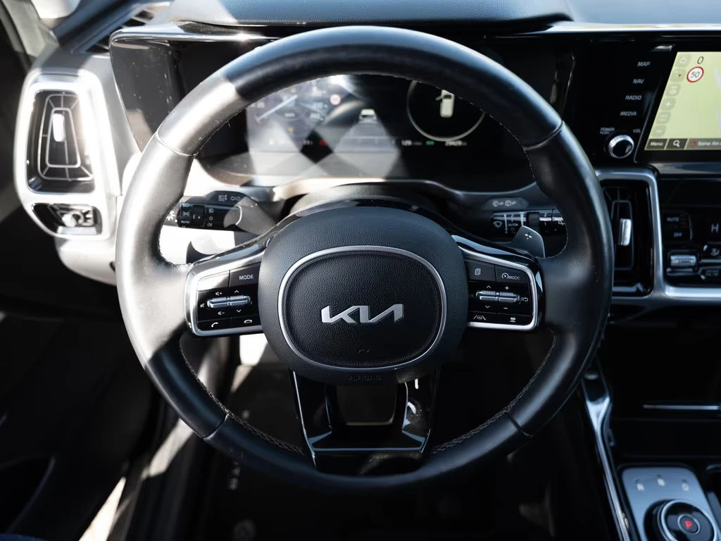 Kia Sorento PHEV/265HP/SPIRIT/AWD/CAM/BOSE/KLESS/LED/310q, снимка 6 - Автомобили и джипове - 54566369