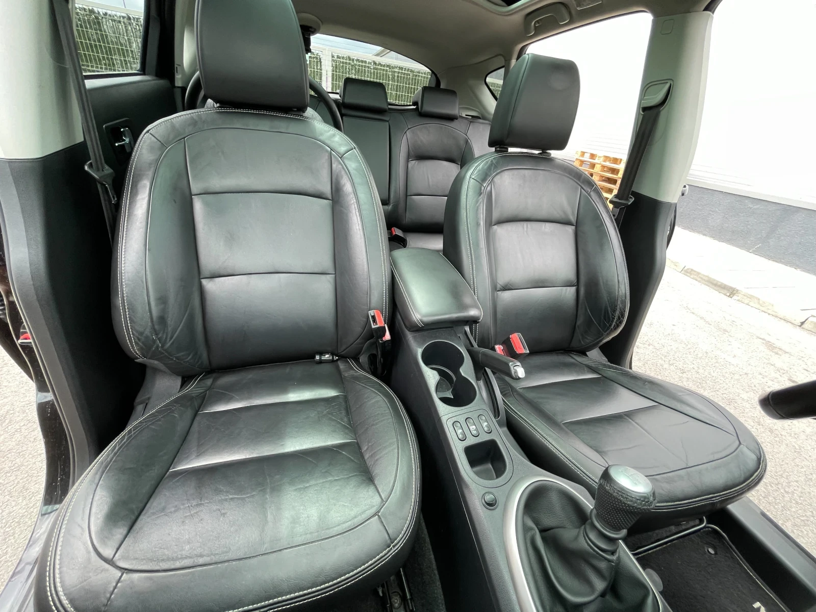 Nissan Qashqai TECNA 1.6 DCI, снимка 16 - Автомобили и джипове - 54651213