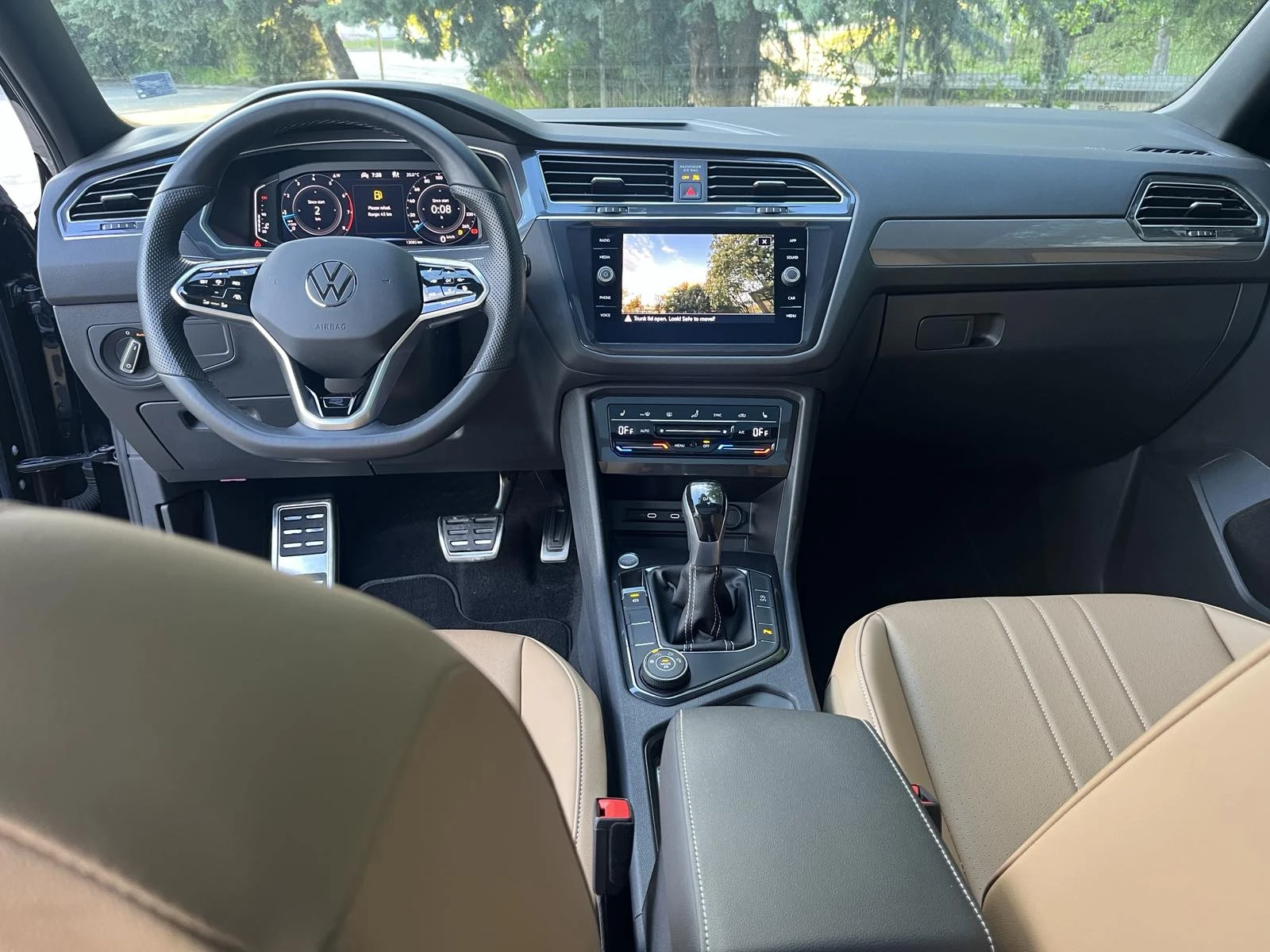 VW Tiguan R-line Black Edition 4-Motion Лизинг, снимка 13 - Автомобили и джипове - 54843987
