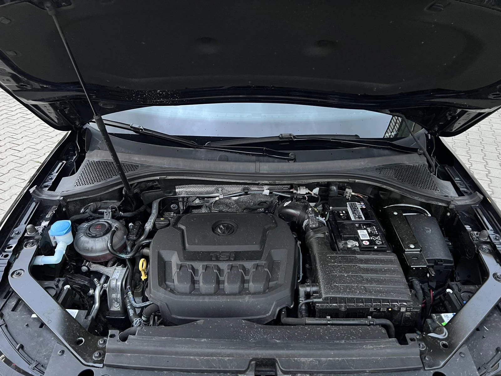 VW Tiguan R-line Black Edition 4-Motion Лизинг, снимка 14 - Автомобили и джипове - 54843987