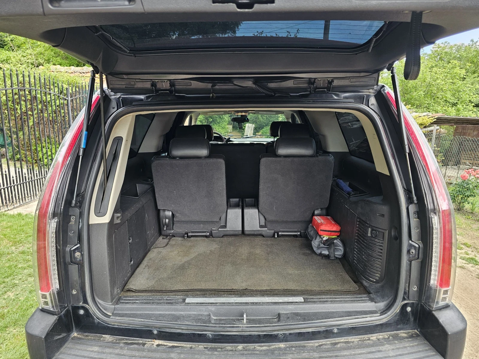 Cadillac Escalade ESV 4X4, снимка 11 - Автомобили и джипове - 54999001
