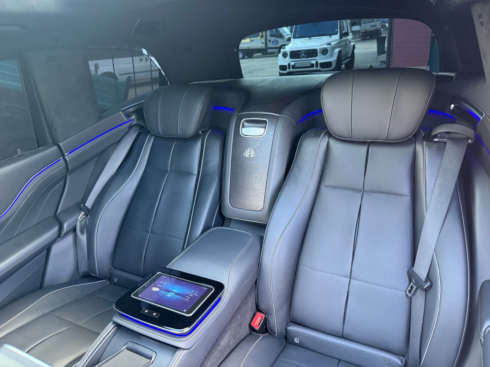 Mercedes-Benz GLS 600 MAYBACH* Exclusive* 3xTV* , снимка 12 - Автомобили и джипове - 55243512