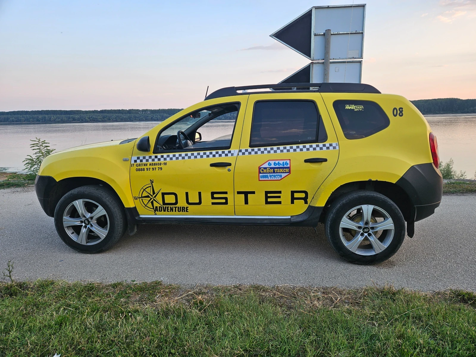 Dacia Duster 1.5DCI, снимка 9 - Автомобили и джипове - 55339136