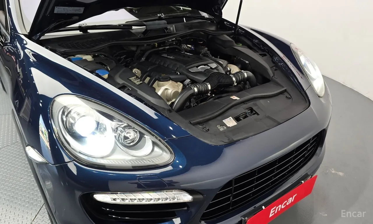 Porsche Cayenne 4.8 TURBO* ОБДУХВАНЕ* ПОДГРЕВ* BOSE* ПАНО* КАМЕРА, снимка 17 - Автомобили и джипове - 55546939