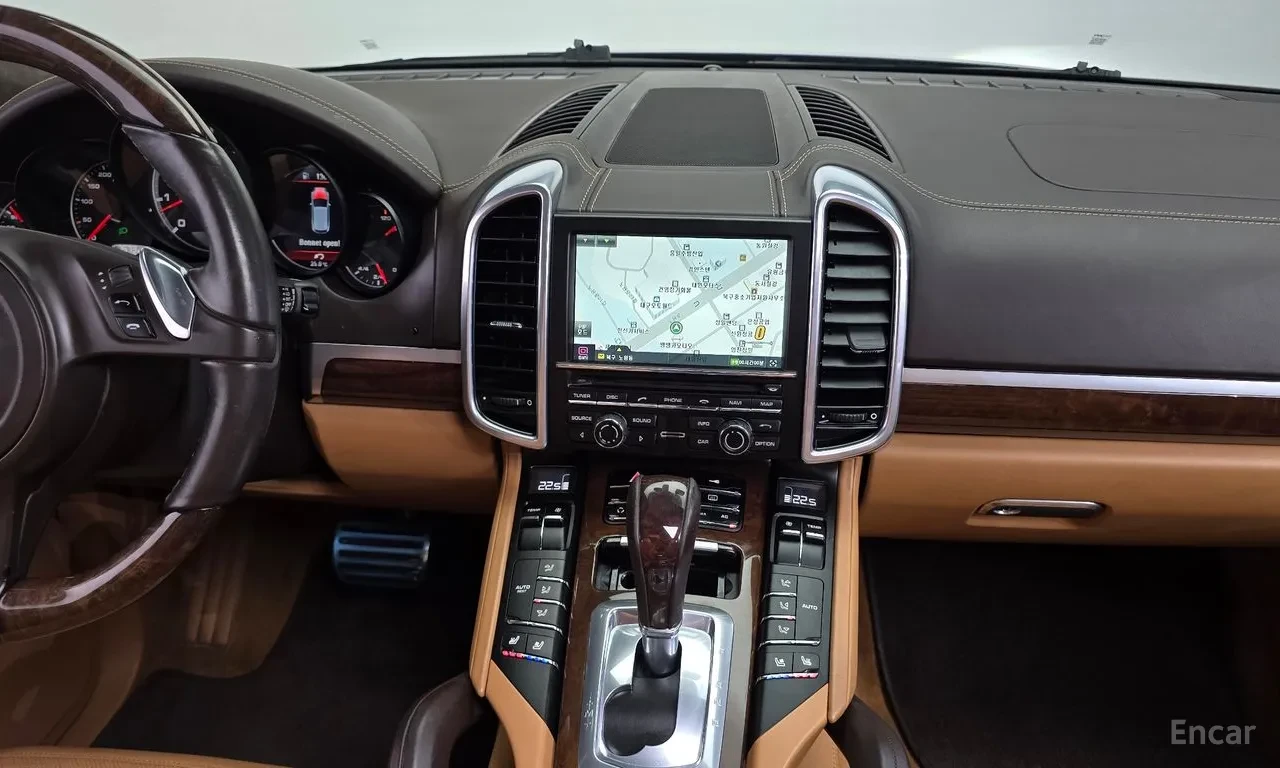 Porsche Cayenne 4.8 TURBO* ОБДУХВАНЕ* ПОДГРЕВ* BOSE* ПАНО* КАМЕРА, снимка 11 - Автомобили и джипове - 55546939