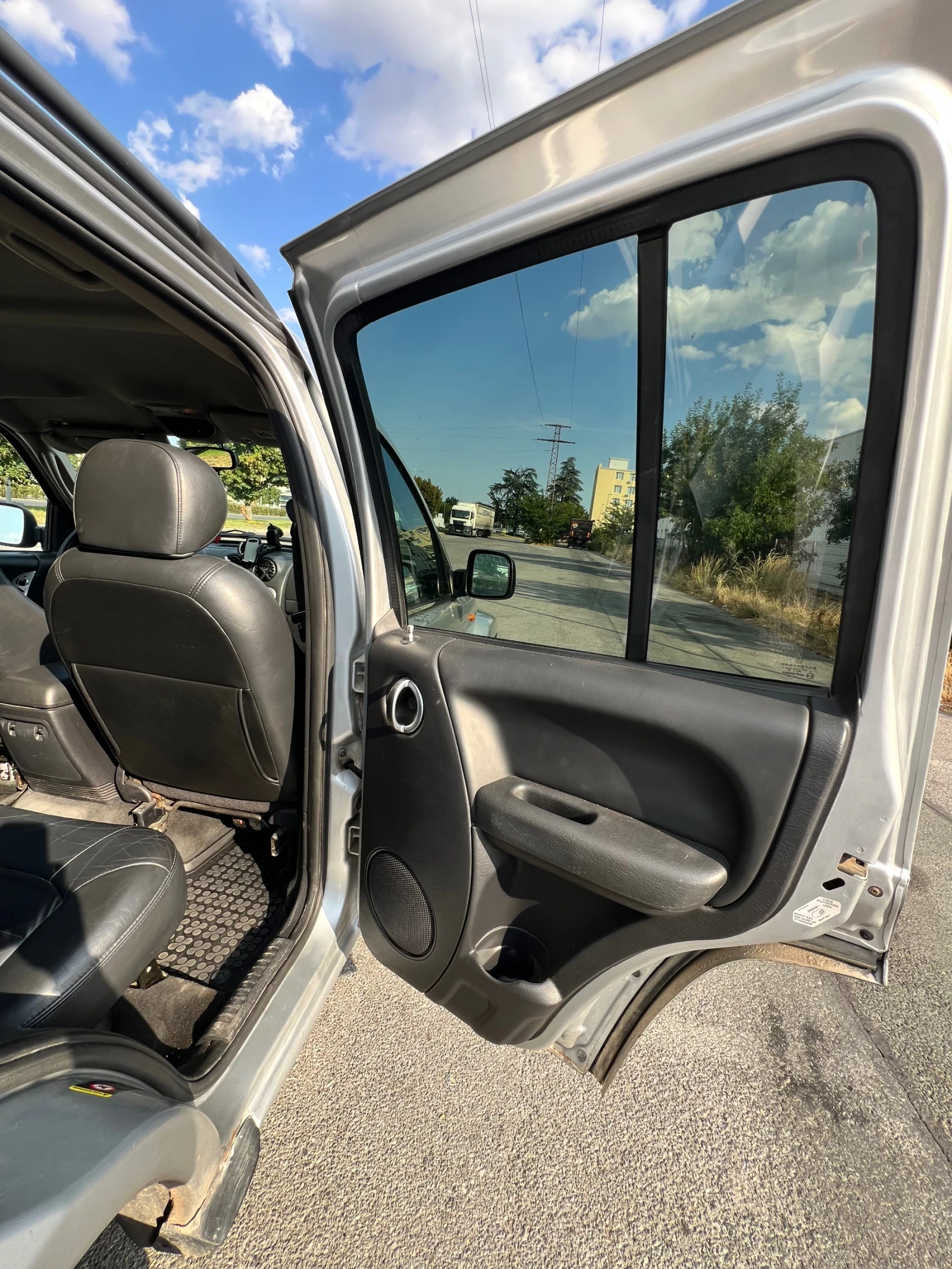 Jeep Cherokee, снимка 10 - Автомобили и джипове - 55982956