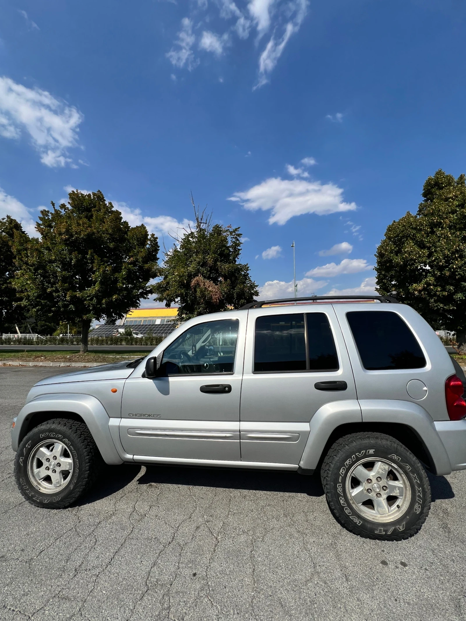 Jeep Cherokee, снимка 3 - Автомобили и джипове - 55982956