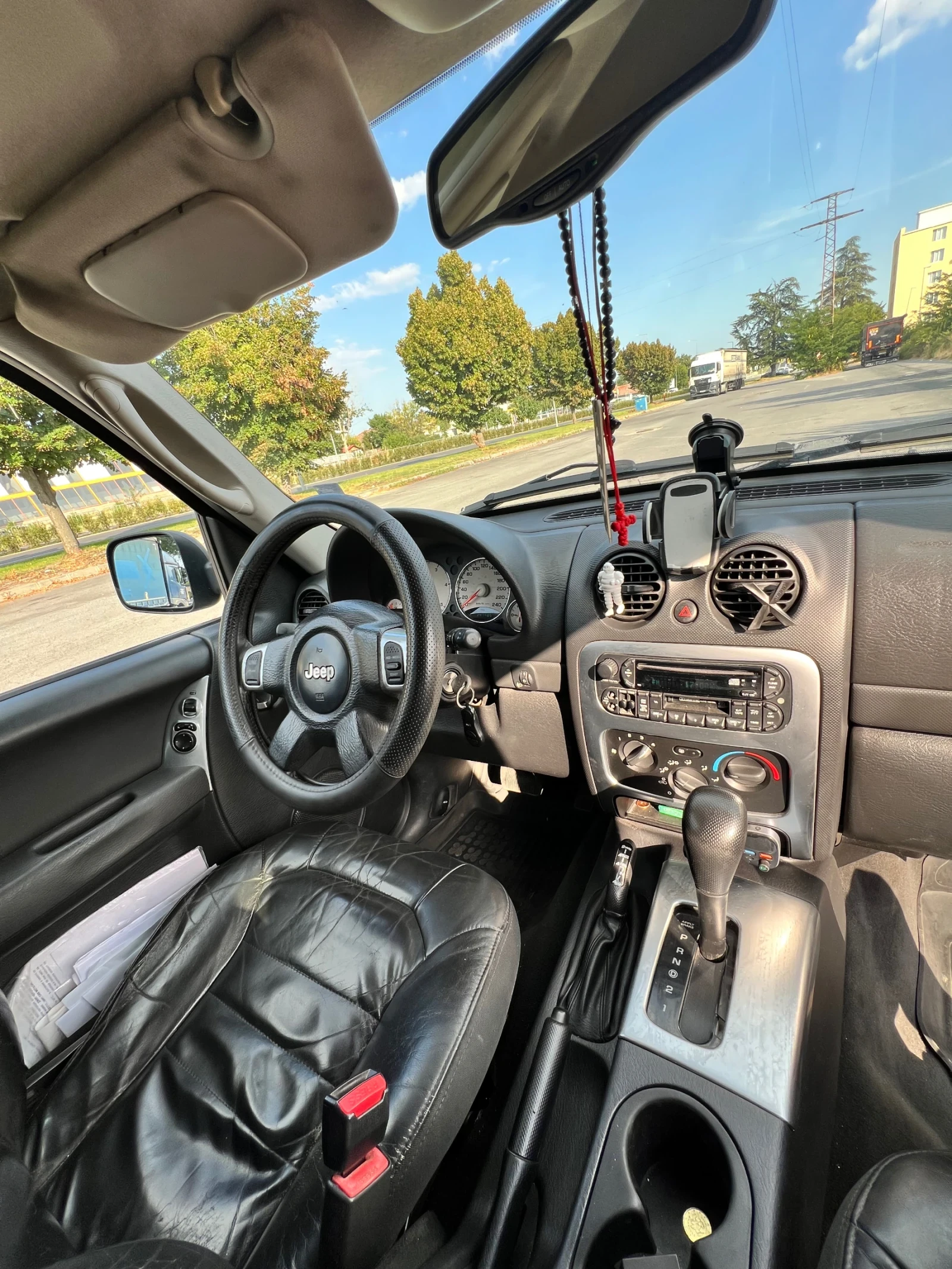 Jeep Cherokee, снимка 6 - Автомобили и джипове - 55982956