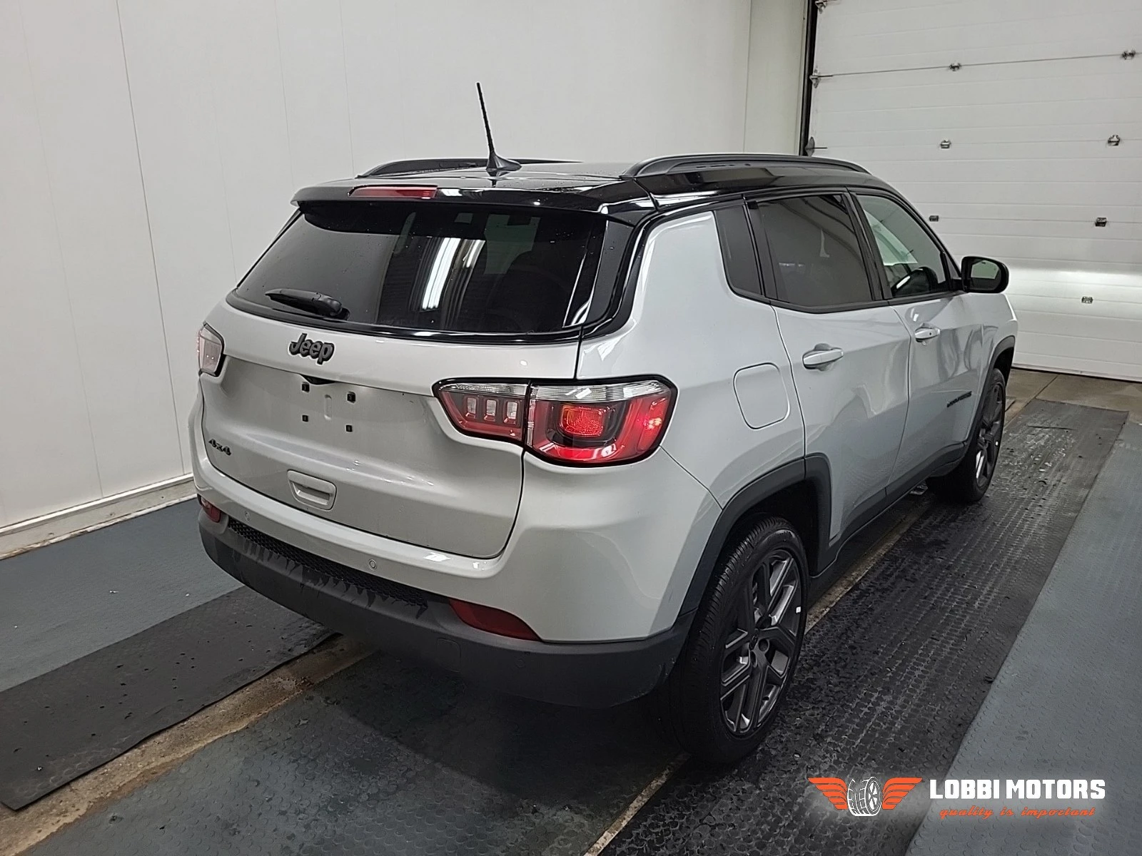 Jeep Compass, снимка 3 - Автомобили и джипове - 56069370