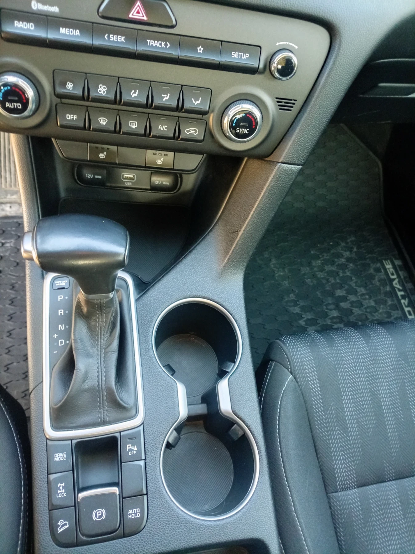 Kia Sportage, снимка 12 - Автомобили и джипове - 56317310