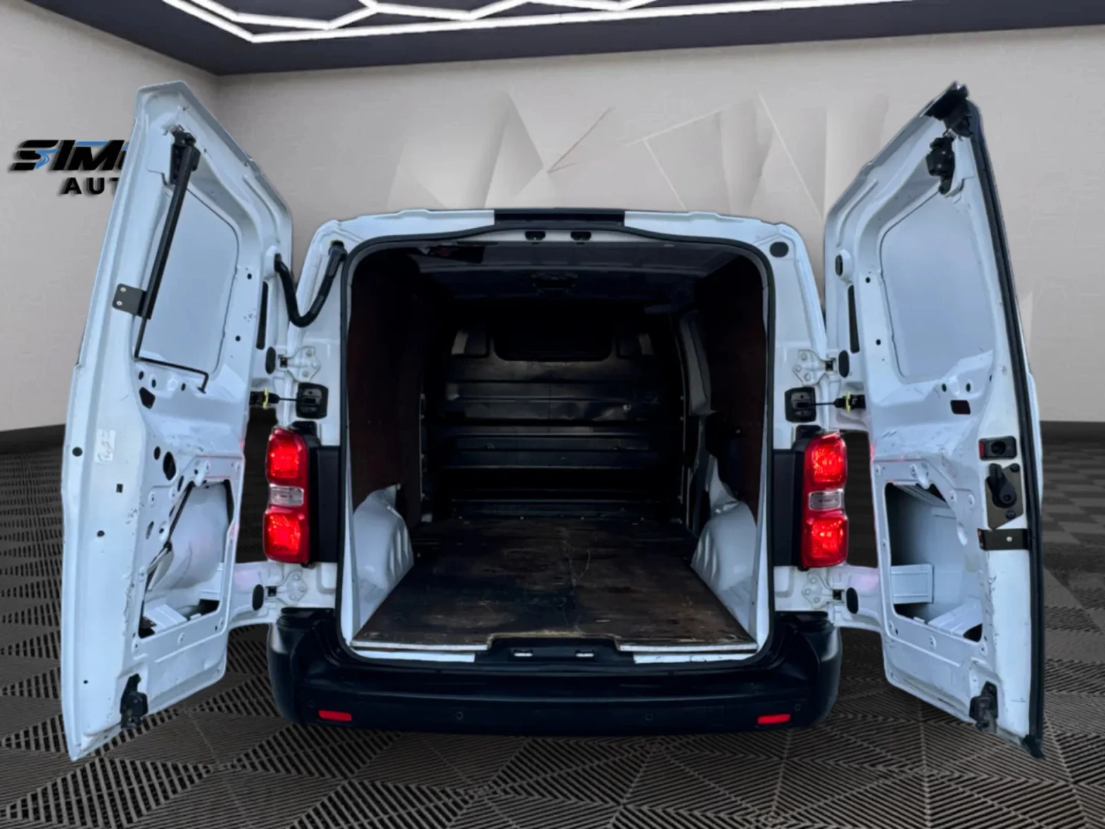 Citroen Jumpy XL 2.0HDI 177КС. АВТОМАТИК НАВИГАЦИЯ APPLE CARPLAY - изображение 7