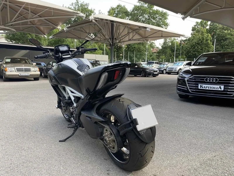 Ducati Diavel 1200/CARBON/TERMIGNONI/1500КМ!!!, снимка 7 - Мотоциклети и мототехника - 50906693
