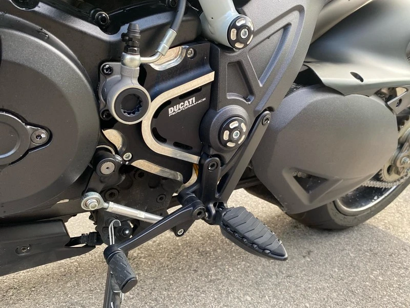 Ducati Diavel 1200/CARBON/TERMIGNONI/1500КМ!!!, снимка 11 - Мотоциклети и мототехника - 50906693
