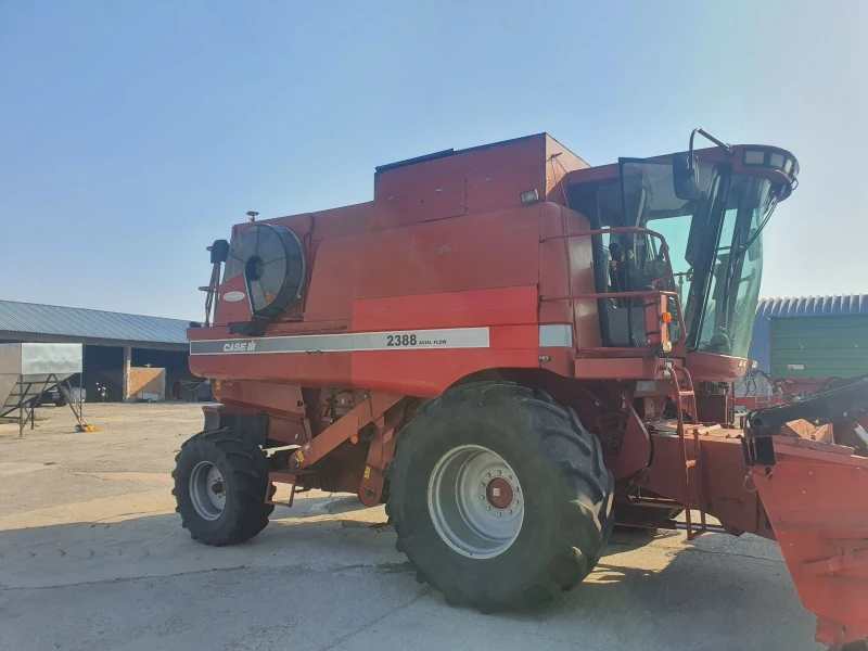 Комбайн CASE IH 2388 E, снимка 2 - Селскостопанска техника - 52149168